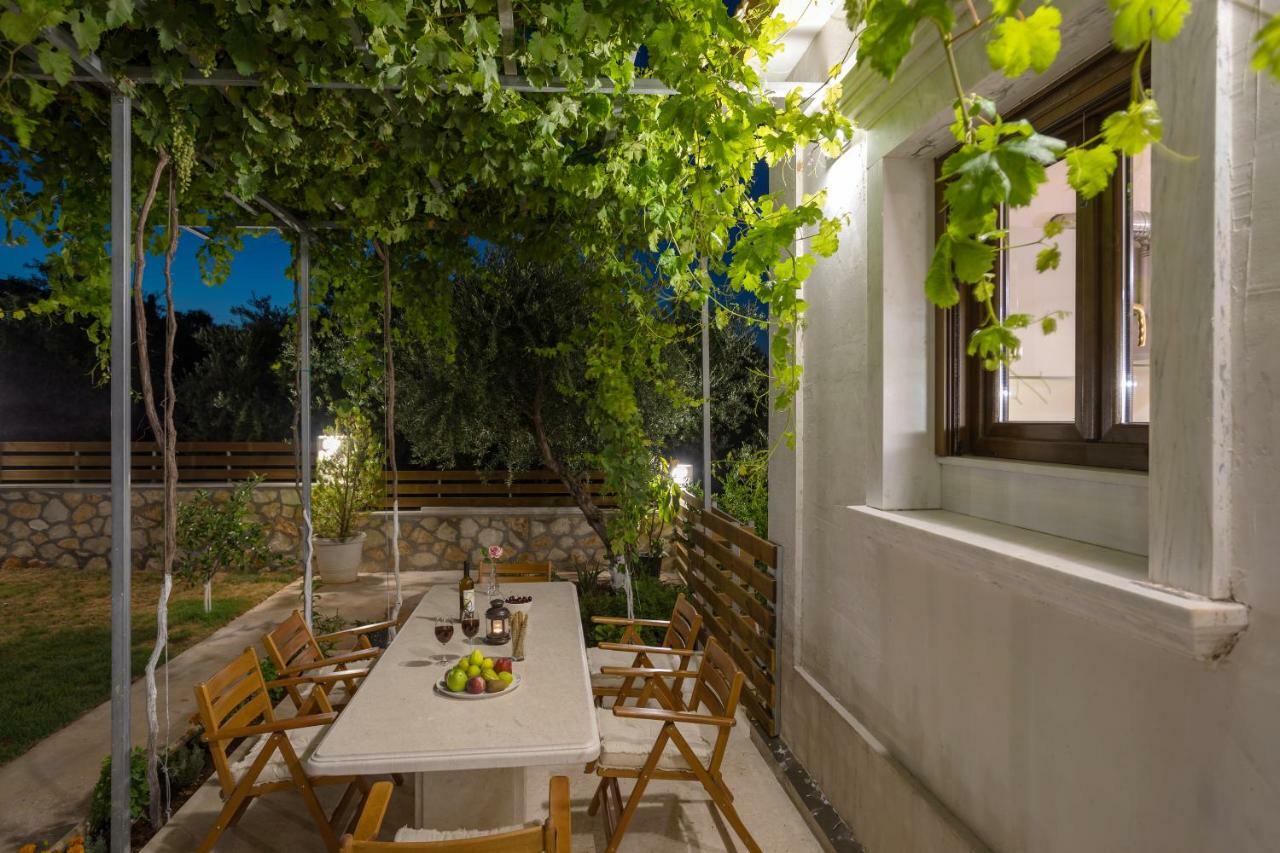 Villa Serenity Agia Marina  Exterior photo